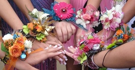 PROM CORSAGES  BOUTONNIERES