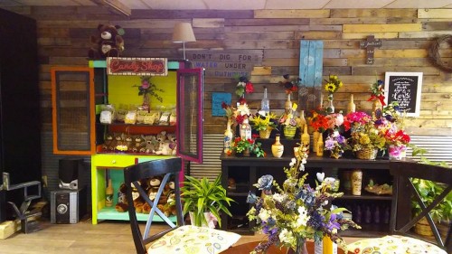 About Us - LEE'S FLOWER & GIFTS SHOP - Holton, KS